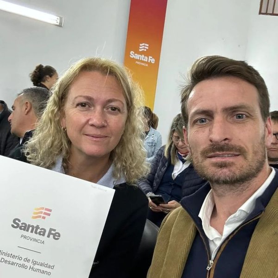 Magal&iacute; Paschetta y Gonzalo Aira en el acto de referencia.