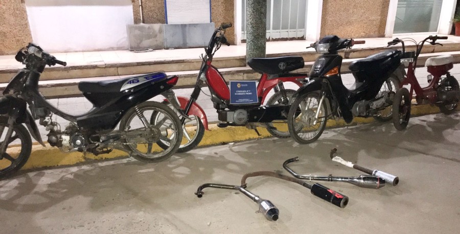 Las motos luego fueron abandonadas en la v&iacute;a p&uacute;blica y recuperadas por la Polic&iacute;a.
