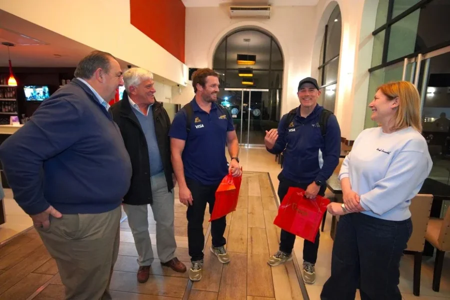 El plantel de Felipe Contepomi lleg&oacute; en la nochecita del domingo al Hotel de Campo Col&oacute;n.
