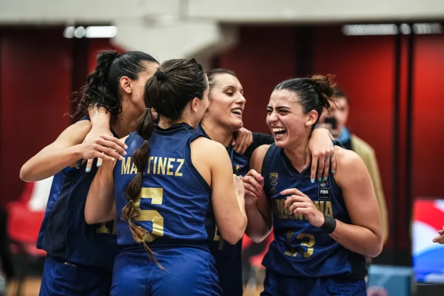 BUEN ANDAR. Candela Gentinetta (a la derecha) anot&oacute; 16 puntos.