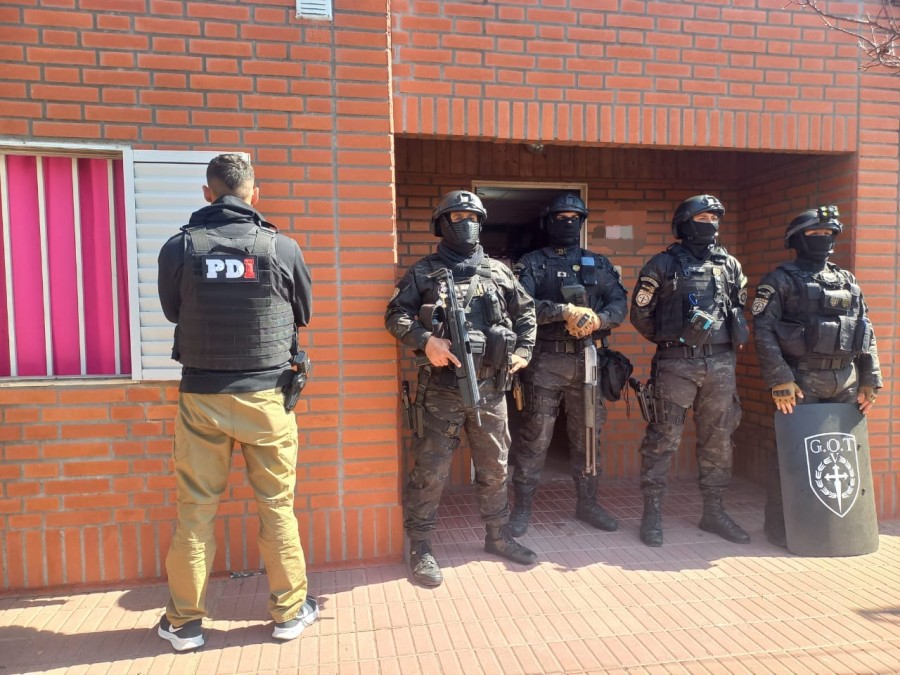 Los dos allanamientos realizados en la ciudad de Sunchales esta ma&ntilde;ana.