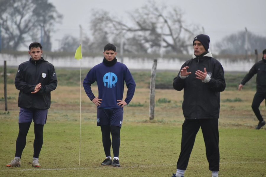 EN EL PREDIO, LA CREMA, SE PREPARA BAJO LAS &Oacute;RDENES DE IV&Aacute;N JUG&Aacute;REZ