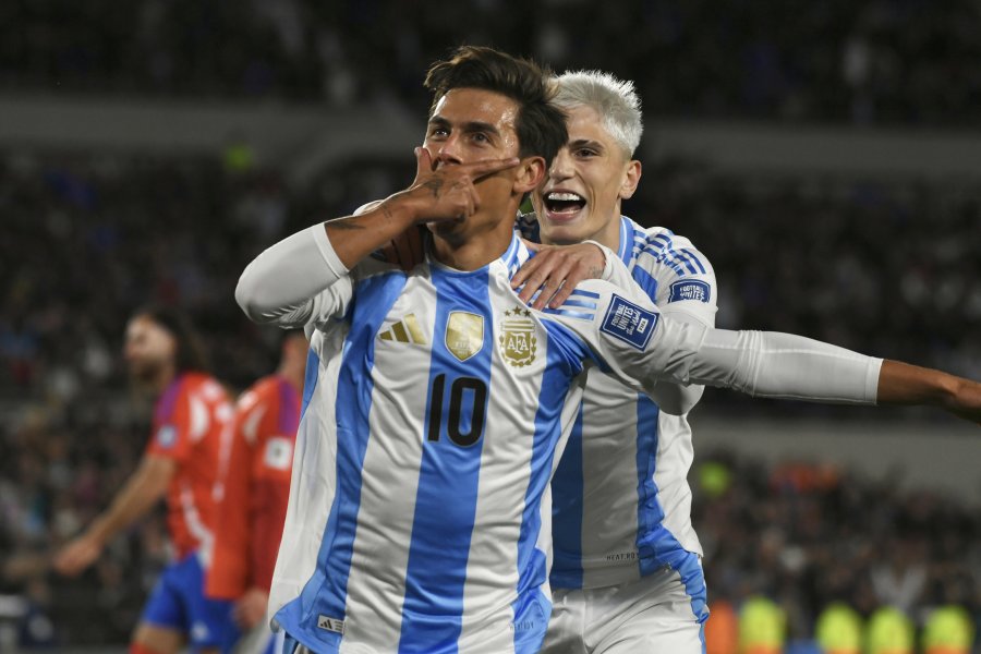 CON CHANCES. Luego de su buen ingreso frente a Chile, Dybala podr&iacute;a ir desde el inicio.