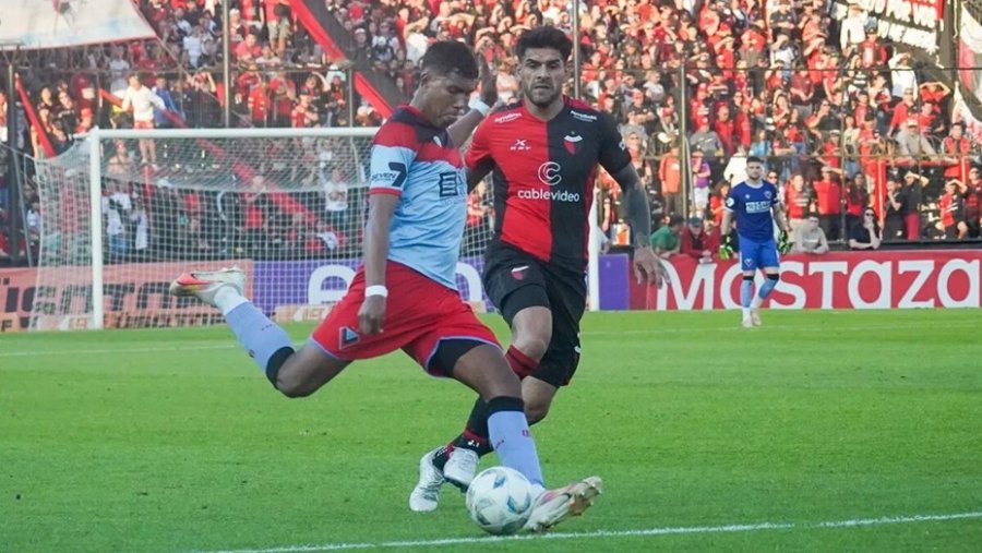 BATACAZO. Fue 2 a 0 para Brown de Adrogu&eacute;.