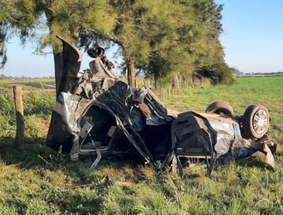 El Chevrolet Cruze mordi&oacute; la banquina, perdi&oacute; el control y dio varios tumbos, unos 5 kil&oacute;metros antes de llegar a Suardi.