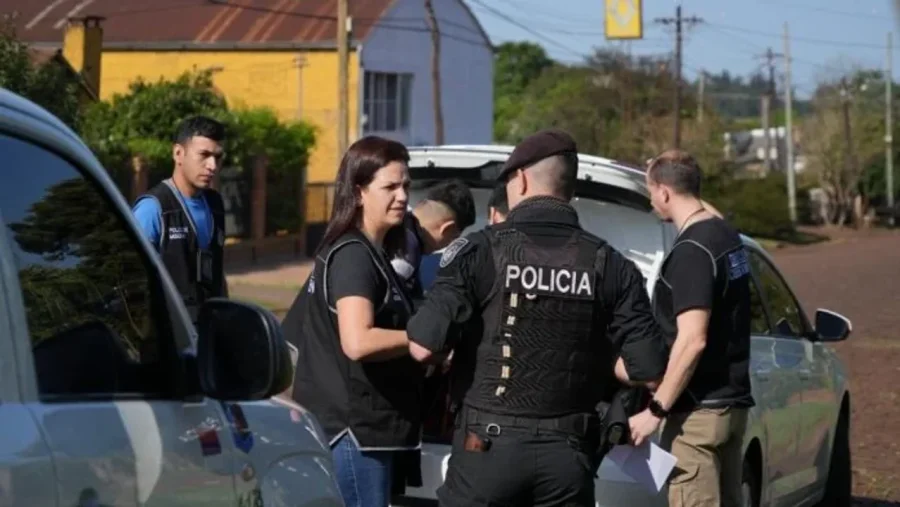 En la casa de la pareja y los suegros del ex diputado Germ&aacute;n Kiczka se realiz&oacute; un allanamiento.