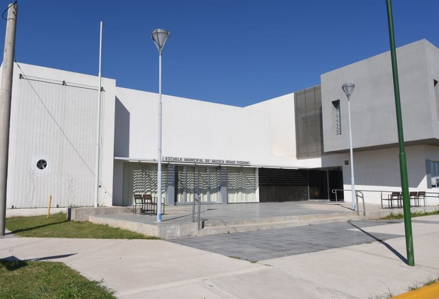 En este barrio se encuentra la Escuela Municipal de M&uacute;sica "Remo Pignoni".