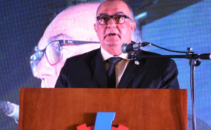 D&Iacute;A DE LA INDUSTRIA. Javier Mart&iacute;n, presidente de FISFE, pronunci&oacute; el discurso central.