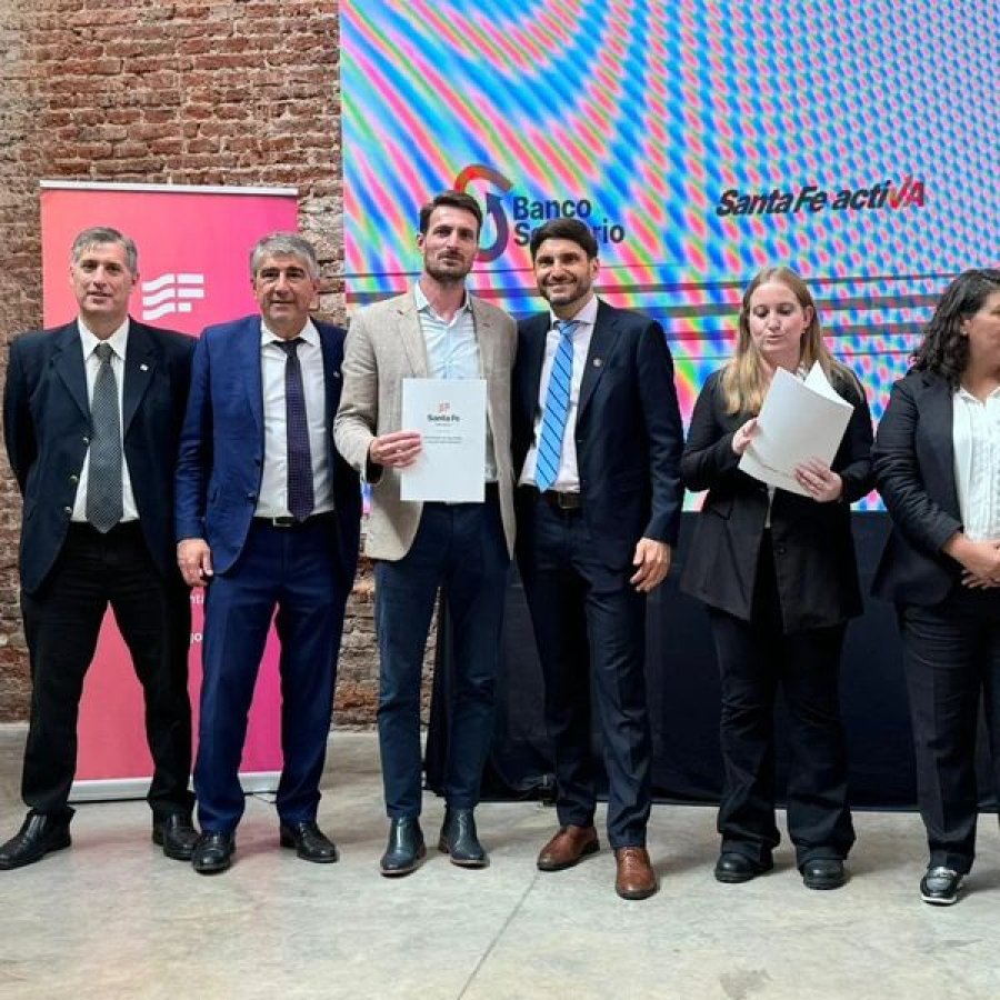Un instante de la ceremonia de lanzamiento.