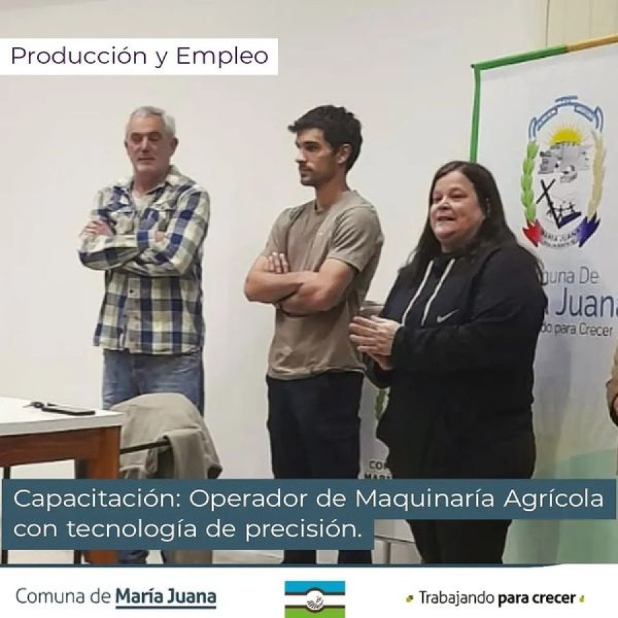 Los instructores y la presidente comunal en la apertura de la actividad.