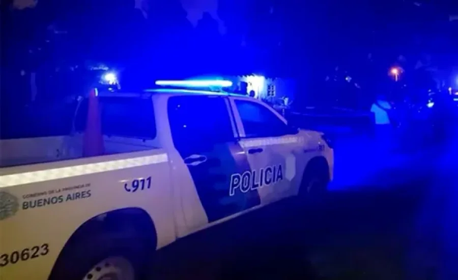 Desde un auto arrojaron el cuerpo de un joven con heridas de arma de fuego, el cual era un chico de 15 a&ntilde;os, que fue abandonado por sus c&oacute;mplices.