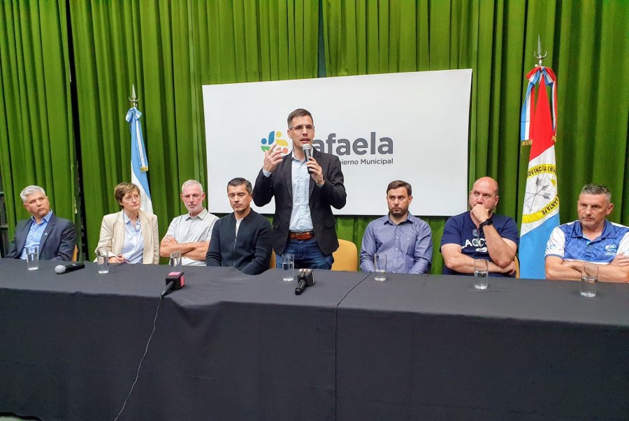 Leonardo Viotti abri&oacute; la conferencia de prensa realizada en el Sal&oacute;n Verde.