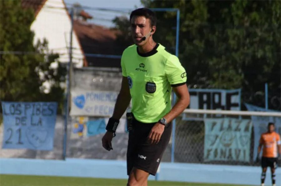 EL ARBITRO. Loustau ya estuvo este a&ntilde;o en un partido de la Crema.