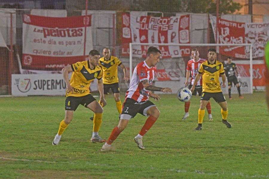 TRIUNFAZO. Fue una noche casi ideal para el Le&oacute;n.