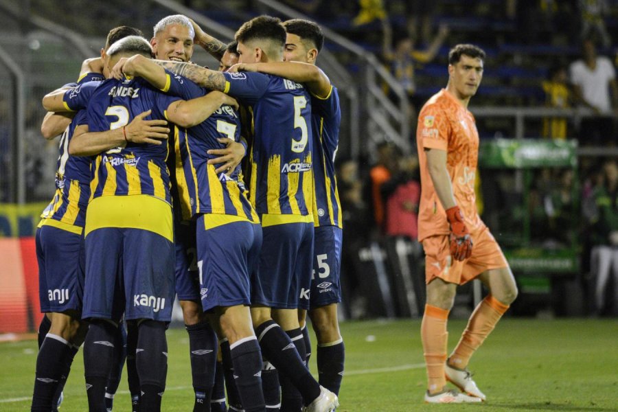 EL CANALLA GOLE&Oacute; A V&Eacute;LEZ EN ROSARIO.