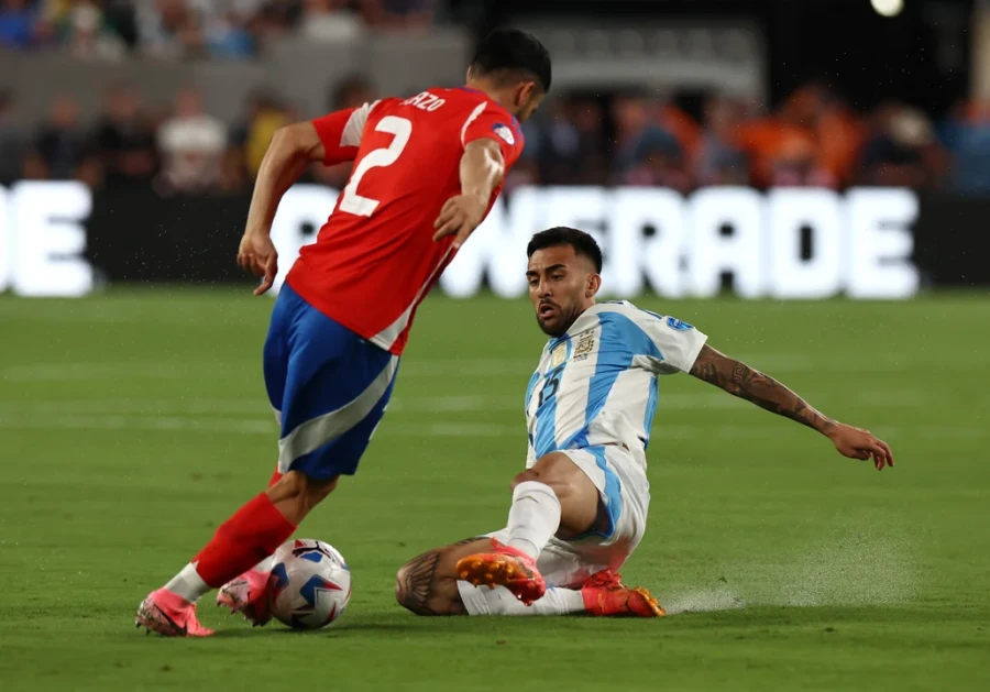 EN DUDA. El extremo izquierdo sali&oacute; lesionado.