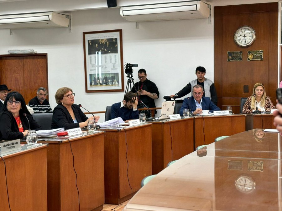 El bloque oficialista sali&oacute; a cruzar a la oposici&oacute;n durante el debate libre sobre el predio Ripamonti.