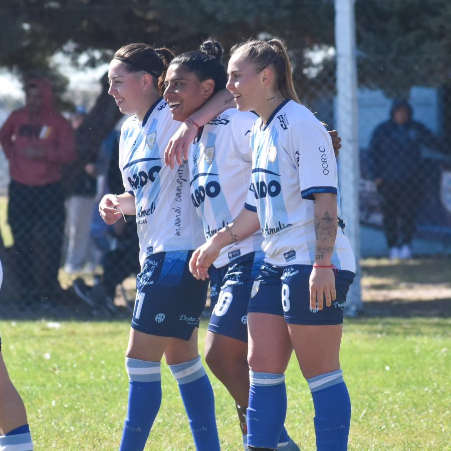 LAS CHICAS DE LA CREMA SE MIDEN ESTE S&Aacute;BADO CON V&Eacute;LEZ