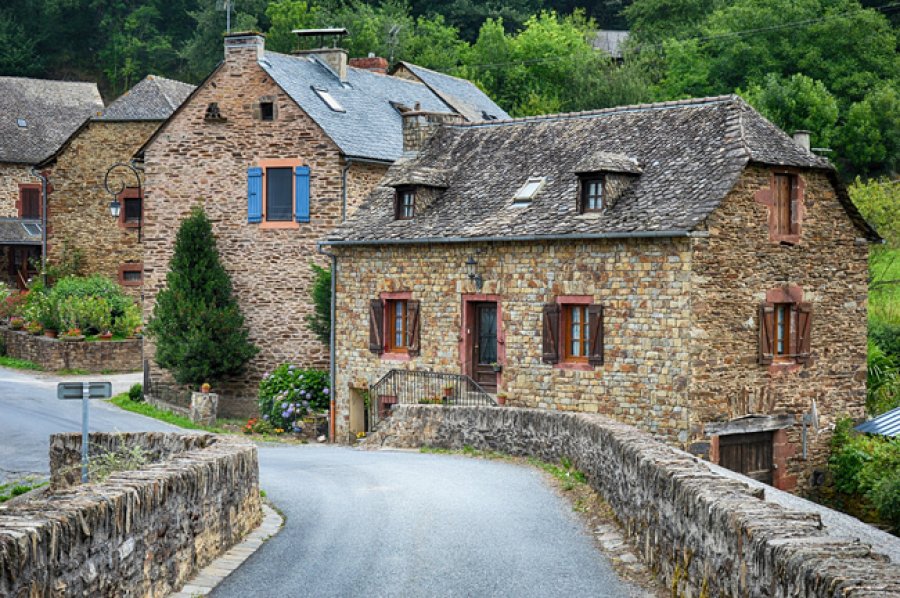La migraci&oacute;n de las zonas rurales hacia los pueblos es un problema grave.