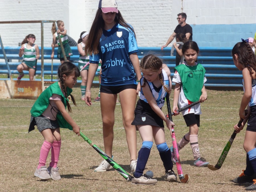 ENCUENTRO DE HOCKEY INFANTIL EN EL CLUB ATL&Eacute;TICO DE RAFAELA