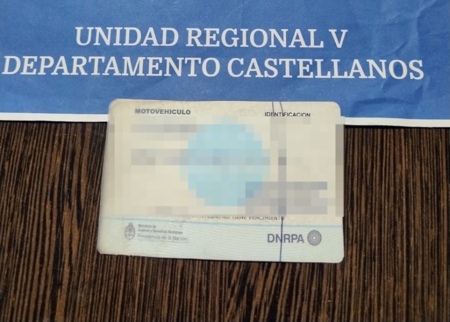 Personal de Comisaria 4&ordf; de Mar&iacute;a Juana recuper&oacute; una moto y una c&eacute;dula, ambas con pedido de secuestro vigente.