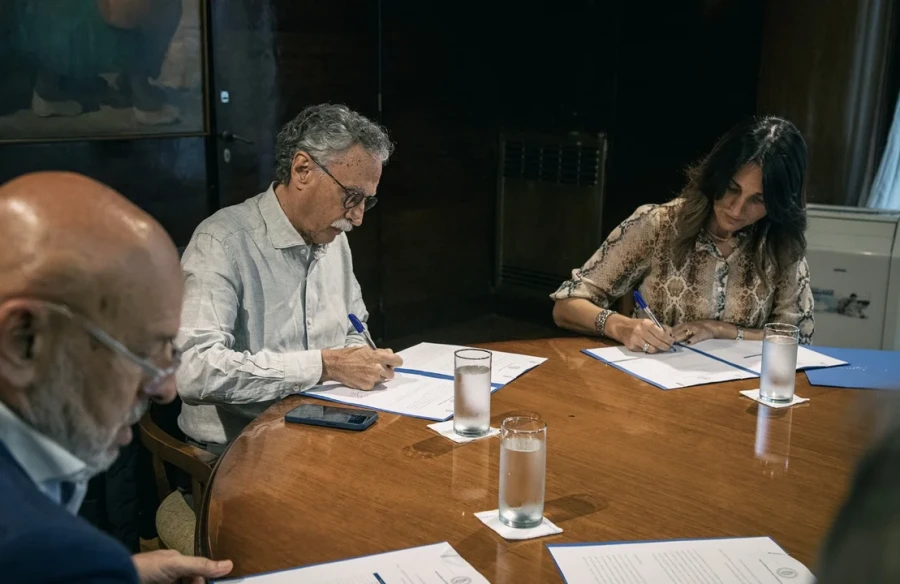 El Ministro de Salud, Mario Lugones, encabez&oacute; la firma del convenio junto a autoridades del PAMI.