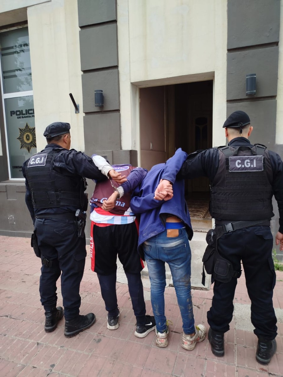 Por el primer hecho fueron detenidos y trasladados a Comisar&iacute;a N&deg; 2 por el delito de robo calificado por escalamiento en grado de tentativa.