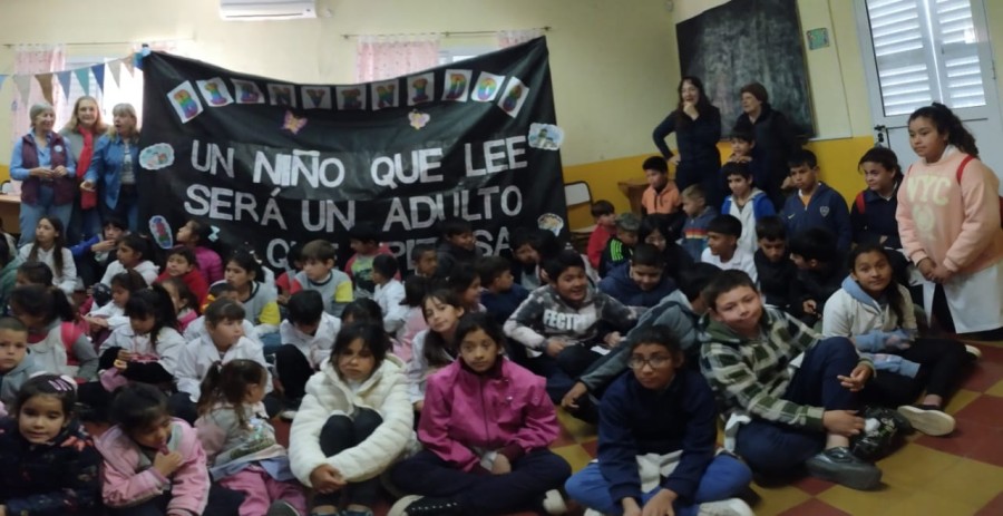 El atento grupo que disfrut&oacute; la propuesta.