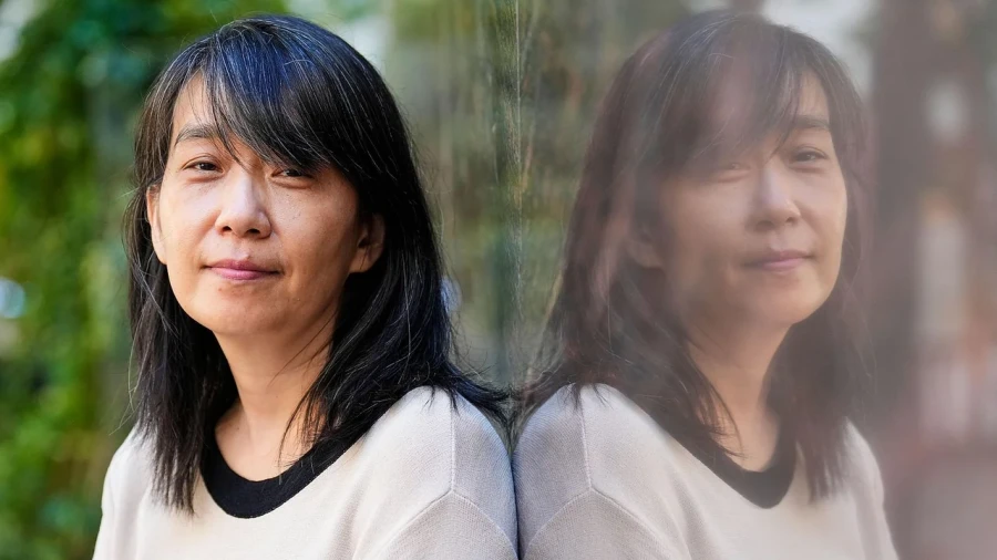 Han Kang naci&oacute; el 27 de noviembre de 1970, en Gwangju, Corea del Sur.