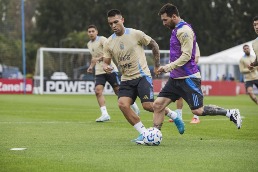 LA SELECCI&Oacute;N TRABAJA CON LA CABEZA PUESTA EN BOLIVIA