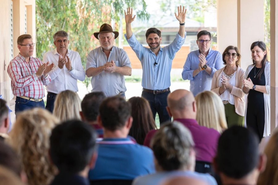 RECORRIDA. &ldquo;Solo con mejor educaci&oacute;n y m&aacute;s trabajo, saldremos adelante en Santa Fe y en Argentina&rdquo;, asegur&oacute; el mandatario provincial hoy en La Criolla.