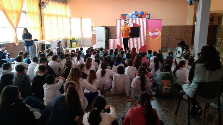 Los ni&ntilde;os siguieron con inter&eacute;s y disfrutaron a pleno.