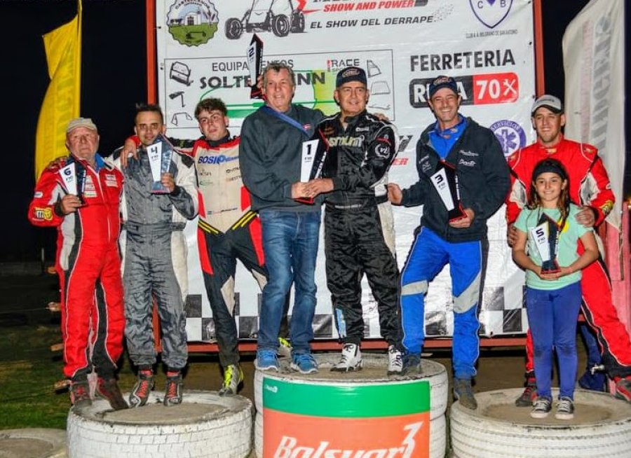 El podio de la final disputada en el circuito "Atilio Carinelli (h)" de San Antonio - Castellanos.