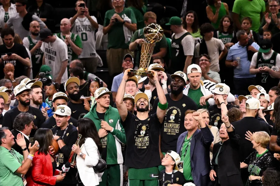 Los vigentes campeones, Boston Celtics, inaugurar&aacute;n la temporada 2024/25.