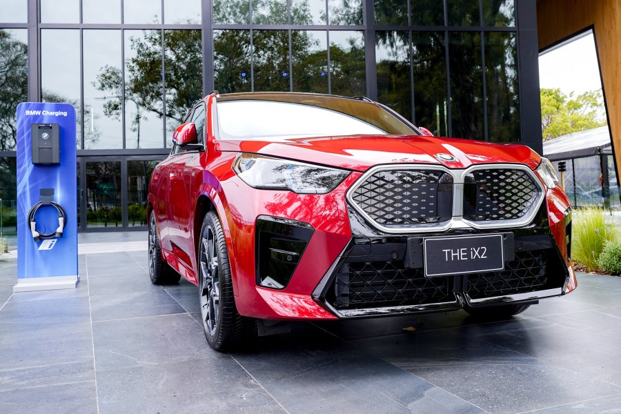Un verdadero Sports Activity Coup&eacute; con l&iacute;neas din&aacute;micas y s&oacute;lida presencia.