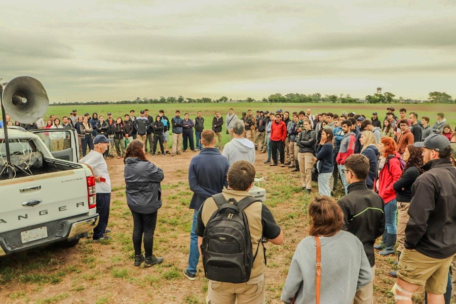 A CAMPO. Buenas pr&aacute;cticas y herramientas tecnol&oacute;gicas, algunos de los ejes abordados por los j&oacute;venes.