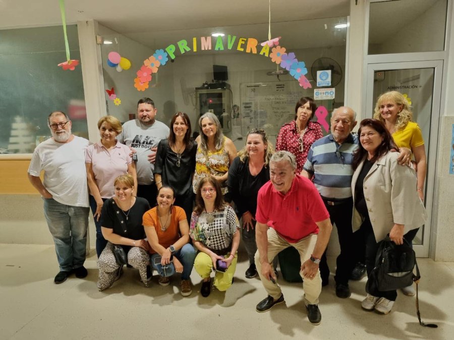 El grupo que integra la nueva comisi&oacute;n directiva.