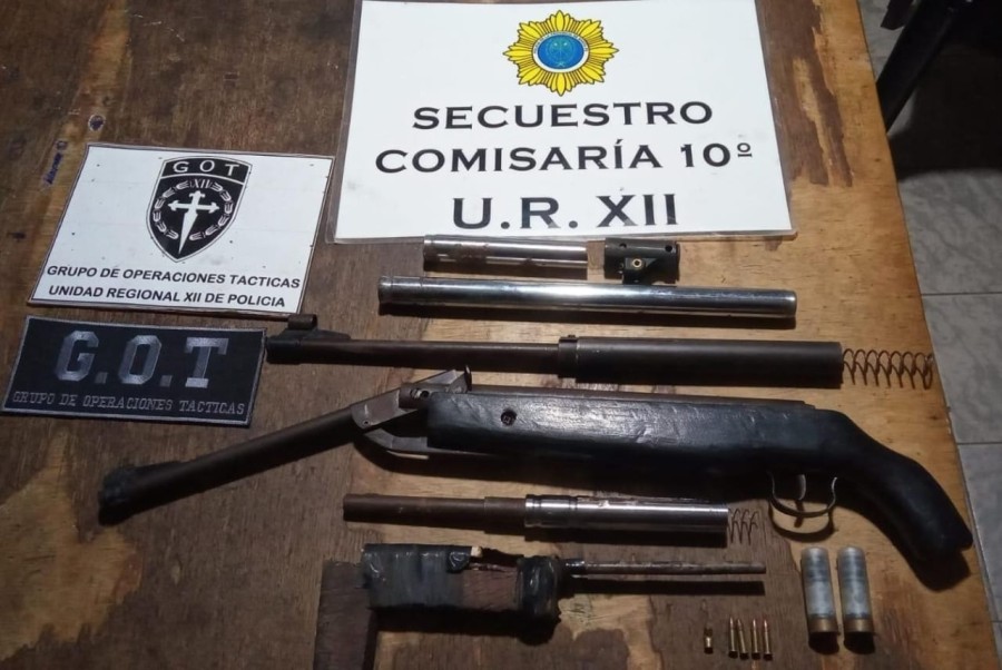 <i>Las armas caseras secuestradas en los procedimientos.</i>