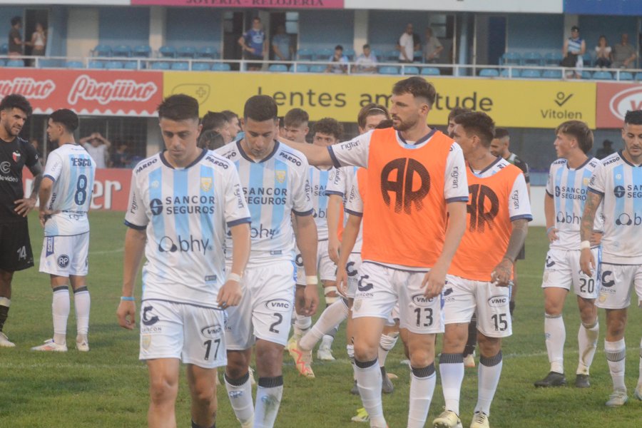 LA CREMA IGUAL&Oacute; SIN GOLES CON COL&Oacute;N