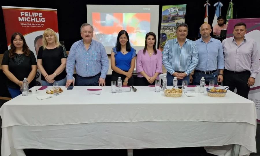 Un instante de la rueda de prensa.