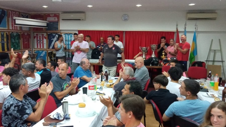 LOS &Aacute;RBITROS LIGUISTAS FUERON AGASAJADOS EN LA SEDE DE LIGA RAFAELINA DE F&Uacute;TBOL