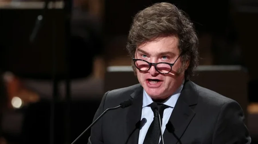 "La verdadera inflaci&oacute;n actual es del 1 por ciento mensual, el resto es inflaci&oacute;n es la inducida", dijo Milei.