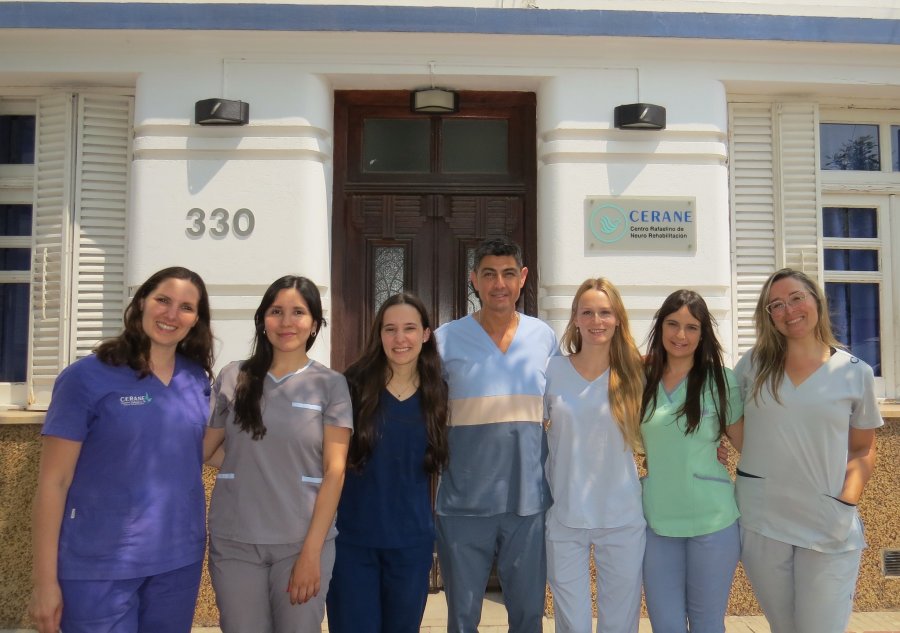 ESPECIALISTAS. Cristian Vázquez junto al equipo de profesionales que integran el CERANE.