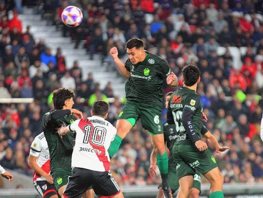 EN FLORENCIO VARELA. River visita a Defensa.