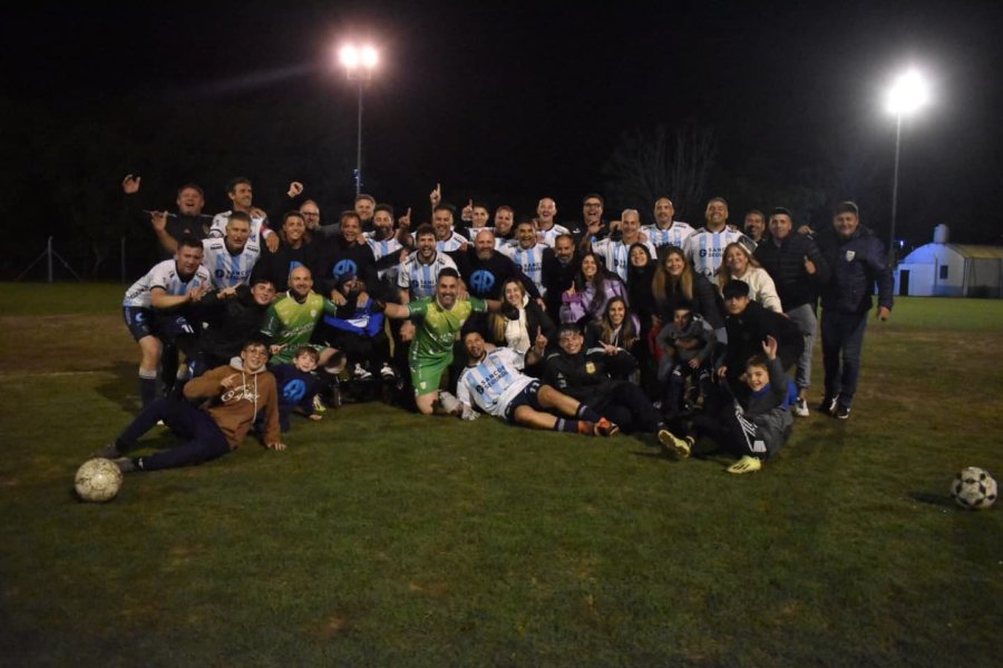 LA CREMA FESTEJ&Oacute; EL T&Iacute;TULO ABSOLUTO EN EL SENIOR DE LRF