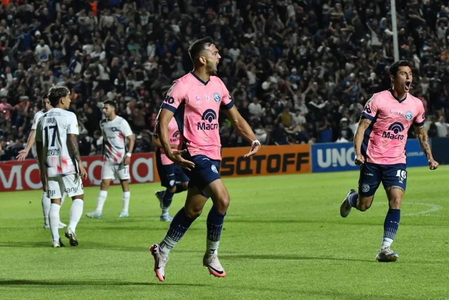 INDEPENDIENTE RIVADAVIA SUPER&Oacute; A SAN LORENZO