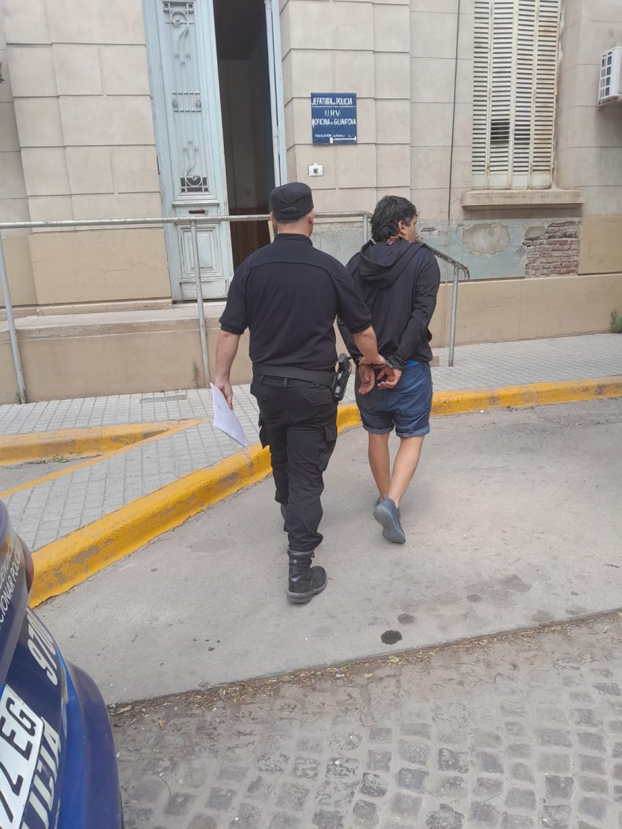 Un sujeto fue detenido por lesiones leves dolosas y resistencia a la autoridad.