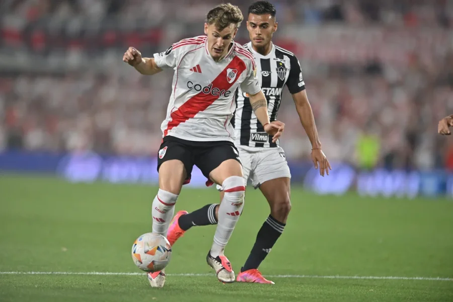 EL RAFAELINO COLIDIO LLEVA EL BAL&Oacute;N