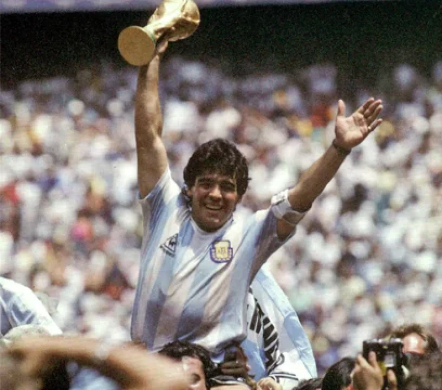 SIEMPRE RECORDADO. El Diego y su imagen inolvidable de M&eacute;xico 86.