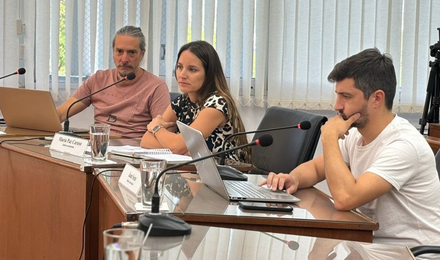 Mart&iacute;n Racca, Paz Caruso y Juan Senn, concejales del bloque de la oposici&oacute;n. (FOTO PRENSA CONCEJO)
